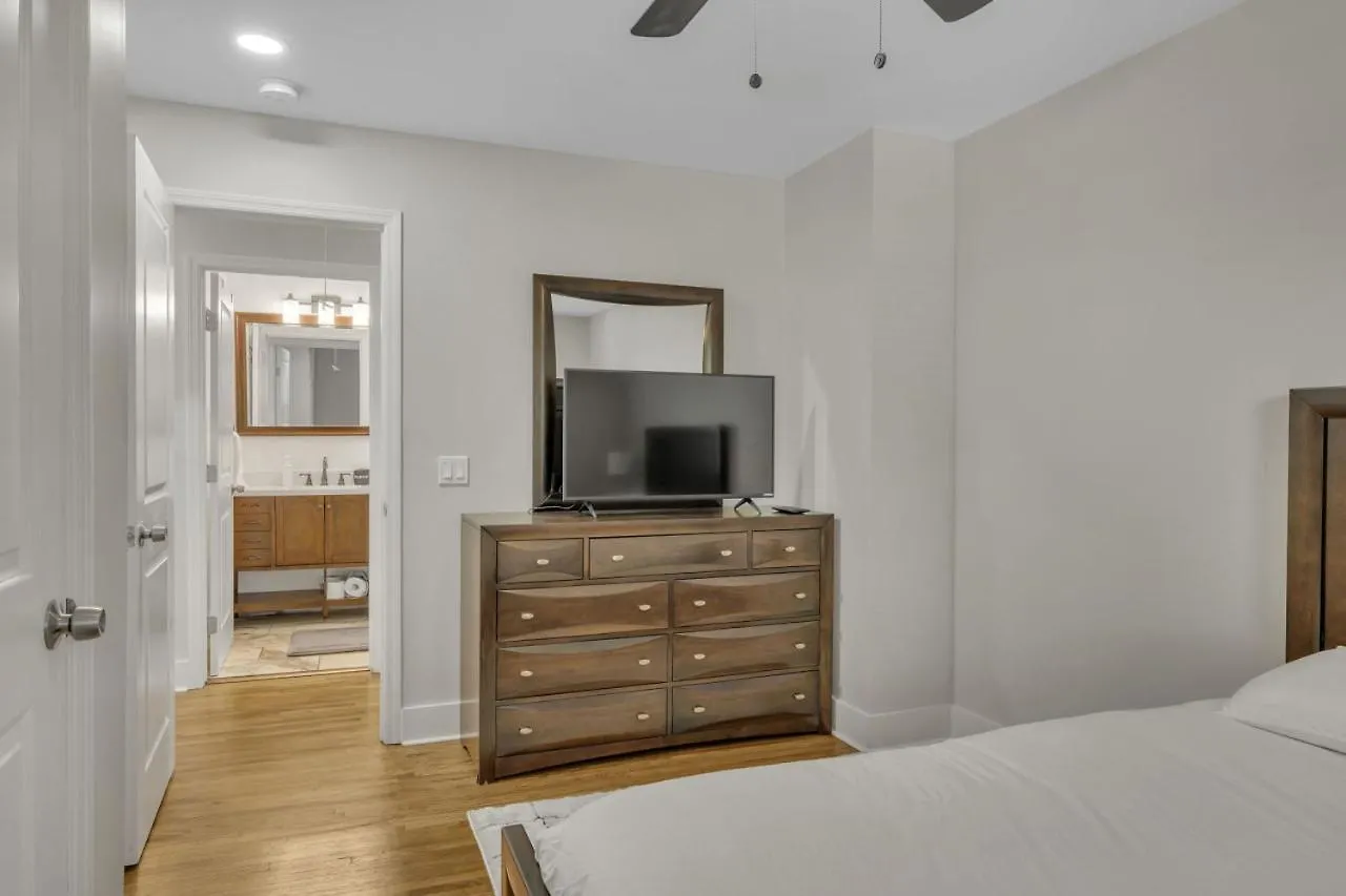Single Story Pet Friendly Home, With Fenced Yard, Fire Pit, 5Min To Downtown!! ナッシュビル