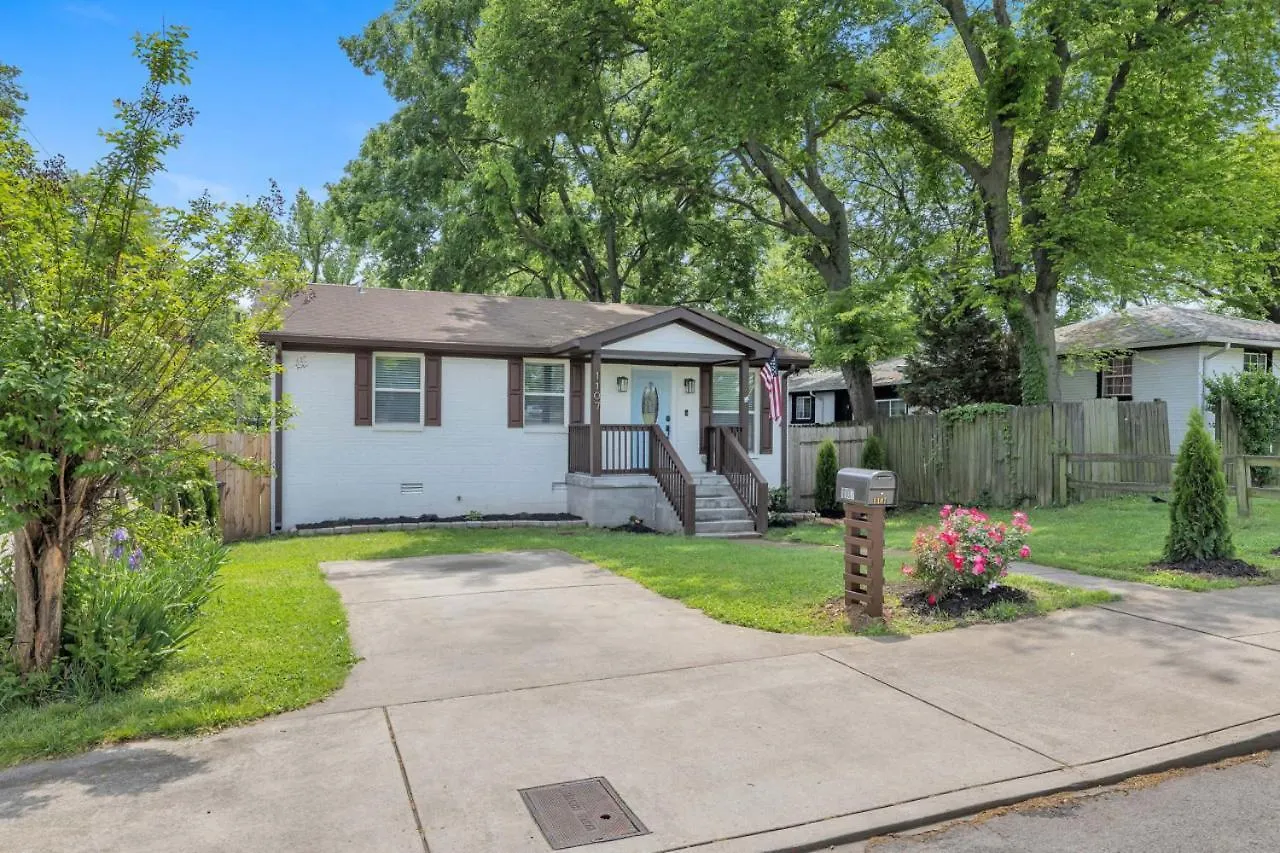 Single Story Pet Friendly Home, With Fenced Yard, Fire Pit, 5Min To Downtown!! ナッシュビル 米国